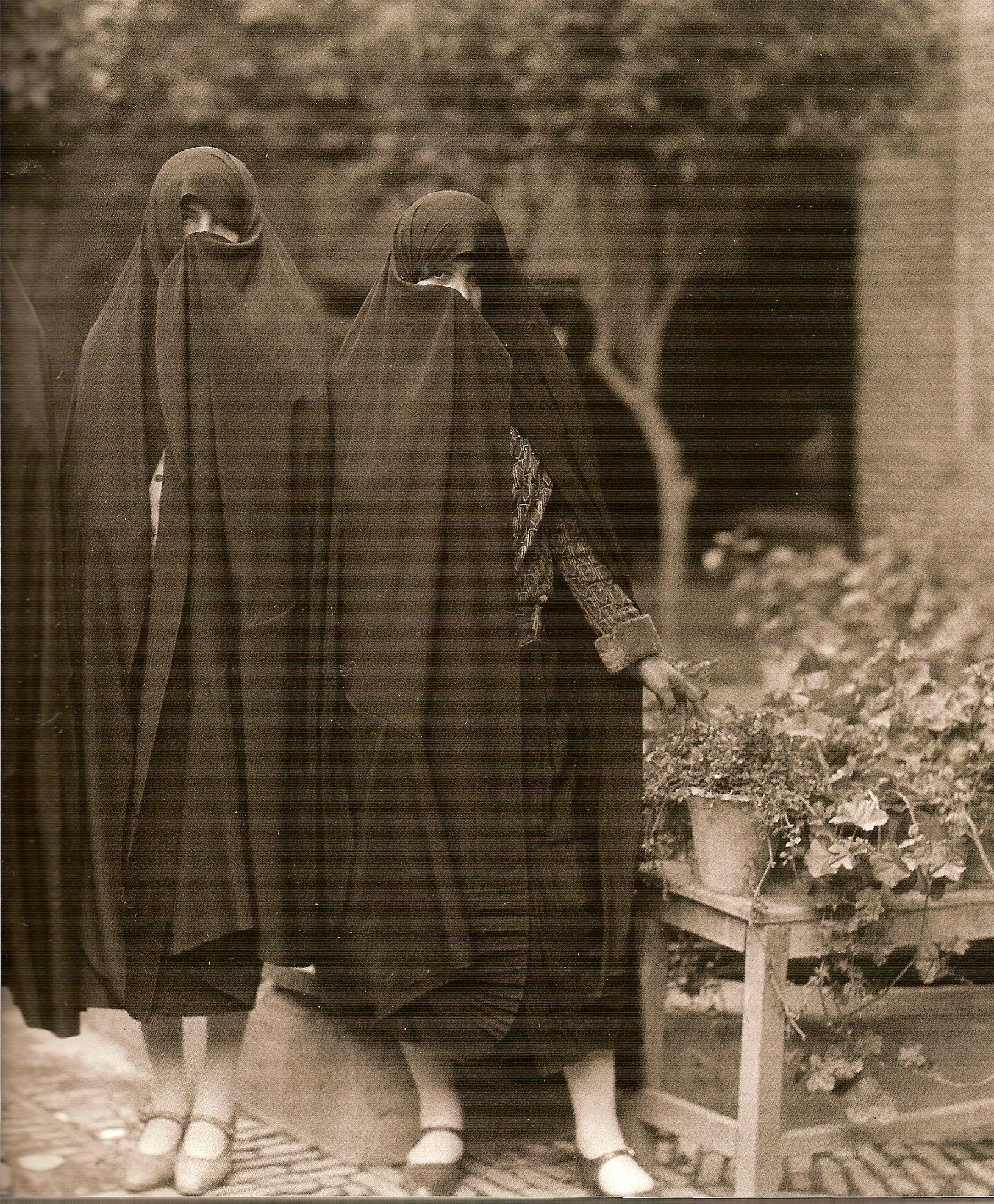 Old Pic of Iranian Women